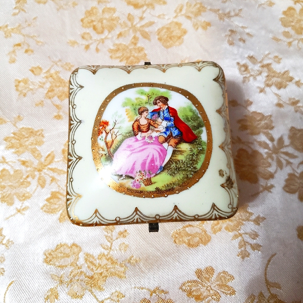 Antique Victorian Trinket Box